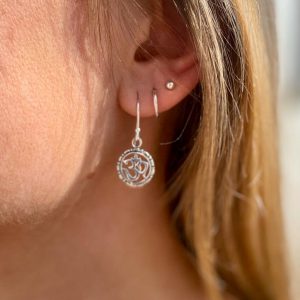 model-oorringen-earrings-zilver-ohm-hanger