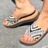 model-slippers-zwart-wit-1.jpg